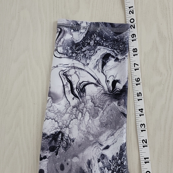 Noli Active Athletic Capris - Picture 5 of 5